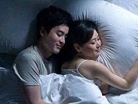 夫妻间最常见的“睡姿”，第一种看似恩爱实则不好，第三种才健康