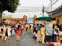 泰国第二大城市，仅次于首都曼谷，却破破旧旧，像一个小县城