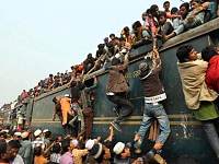 印度现在还会火车上挂满人吗？火车上挂满人的国家还有哪个？