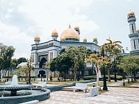 文莱最奢华的清真寺，由45公斤黄金建成，是旅游打卡必去之地