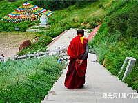 康熙皇帝的龙袍，在甘肃张掖这座寺庙中，悬崖上的石窟古老神秘