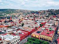 墨西哥的心脏，艺术家的天堂小镇，充满五颜六色的世界遗产