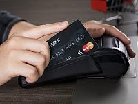 办一张信用卡，银行可以赚多少钱？