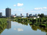 新乡有个小县城，距离郑州市中心60公里，地区生产总值163.96亿元