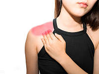 肩膀痛就是肩周炎？想要知道有没有患上，可以从3个症状初步判断