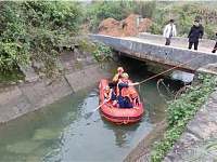 郴州丨男孩灌溉渠上拍照，不慎滑落被水流冲走，救起时已身亡！
