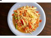 快速简便的泰国食谱中的绿色木瓜沙拉