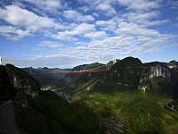 文旅部：湘西州矮寨·十八洞·德夯大峡谷景区等景区拟确定为5A级旅游景区